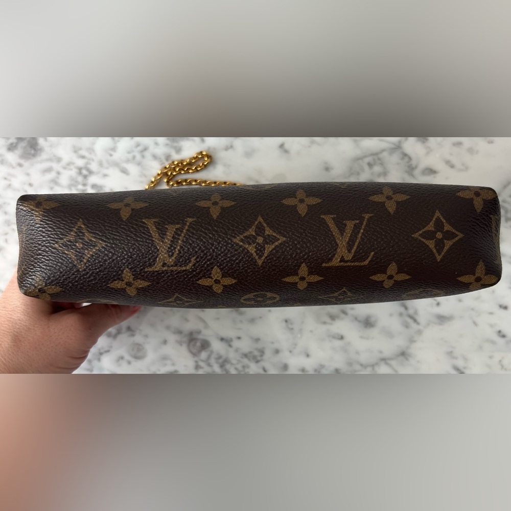 Louis Vuitton Monogram Pallas Clutch in Black - Picture 7 of 14